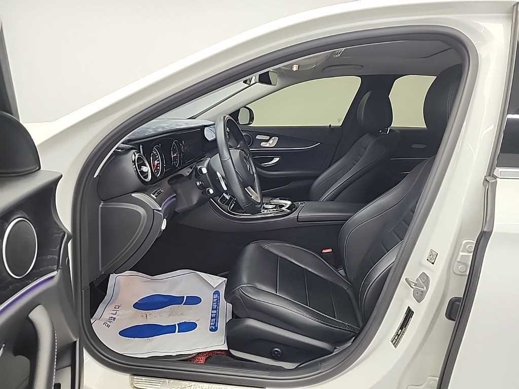 Mercedes Benz E class - Vista 11