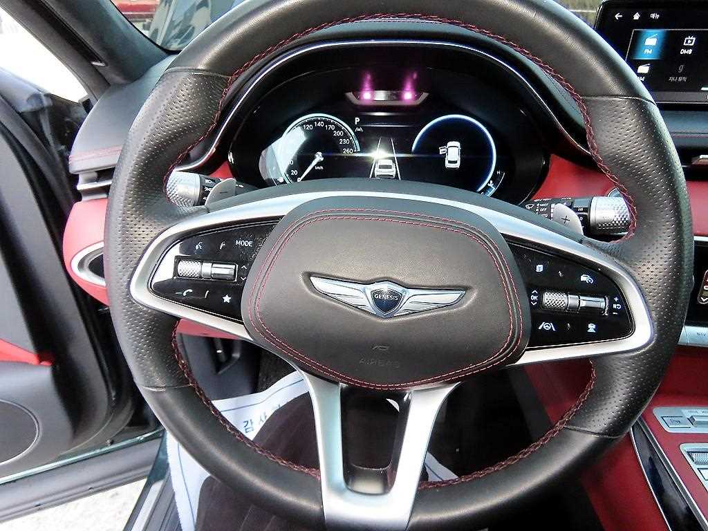 Genesis GV70 - Vista 8