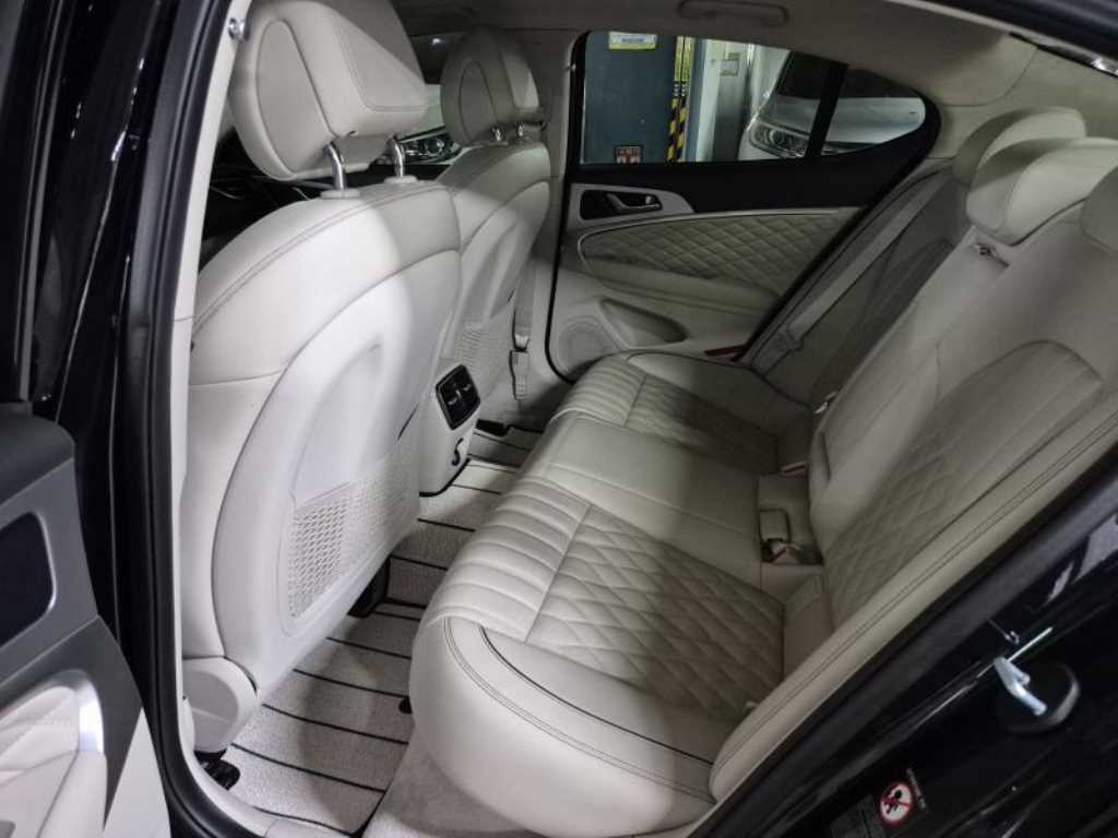 Genesis G70 - Vista 7