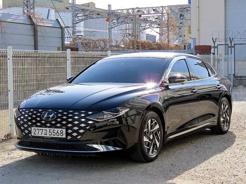 HYUNDAI Grandeur - Vista 2
