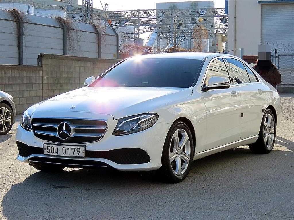 Mercedes Benz E class - Vista 2