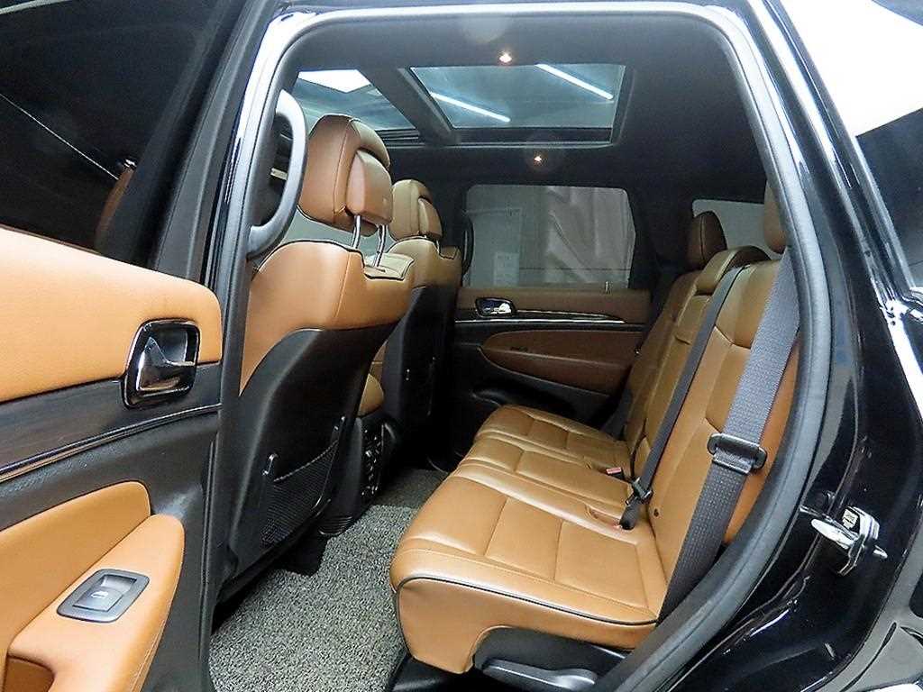 Jeep Cherokee - Vista 6