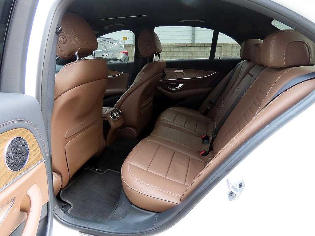 Mercedes Benz E class - Vista 6