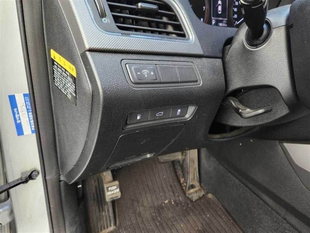 HYUNDAI Sonata - Vista 9