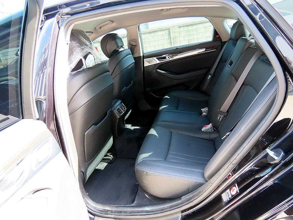 Genesis G80 - Vista 6