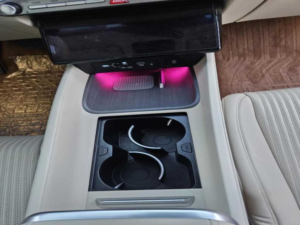 HYUNDAI Grandeur - Vista 5