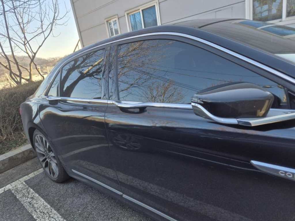 Lincoln Continental - Vista 3