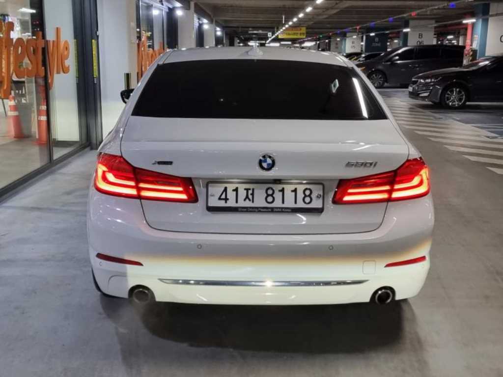 BMW 5 Series - Vista 5