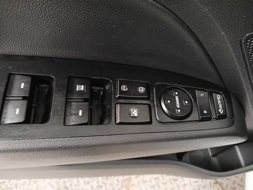 HYUNDAI Avante - Vista 8