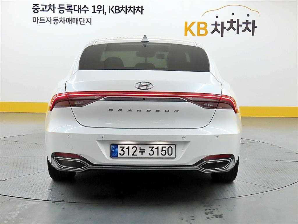 HYUNDAI Grandeur - Vista 3