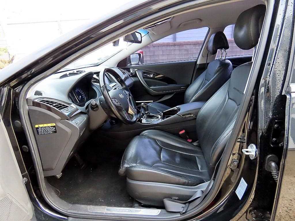 HYUNDAI Grandeur - Vista 5