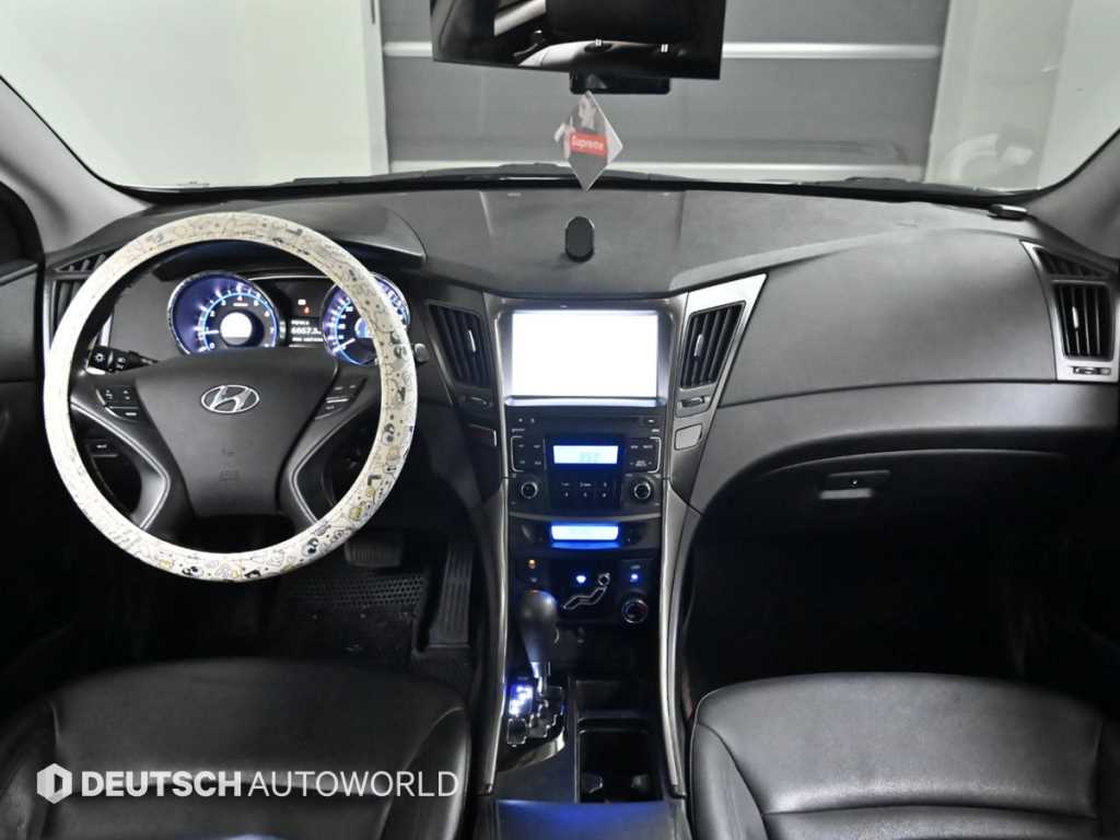 HYUNDAI Sonata - Vista 7