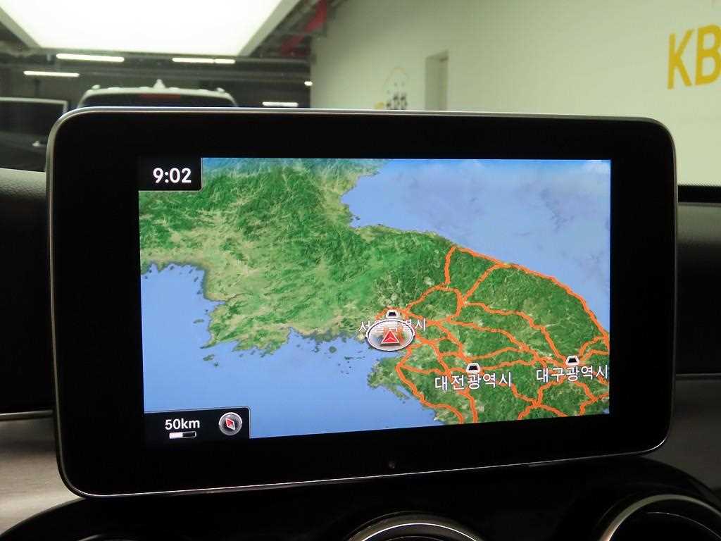 Mercedes Benz C Class - Vista 9