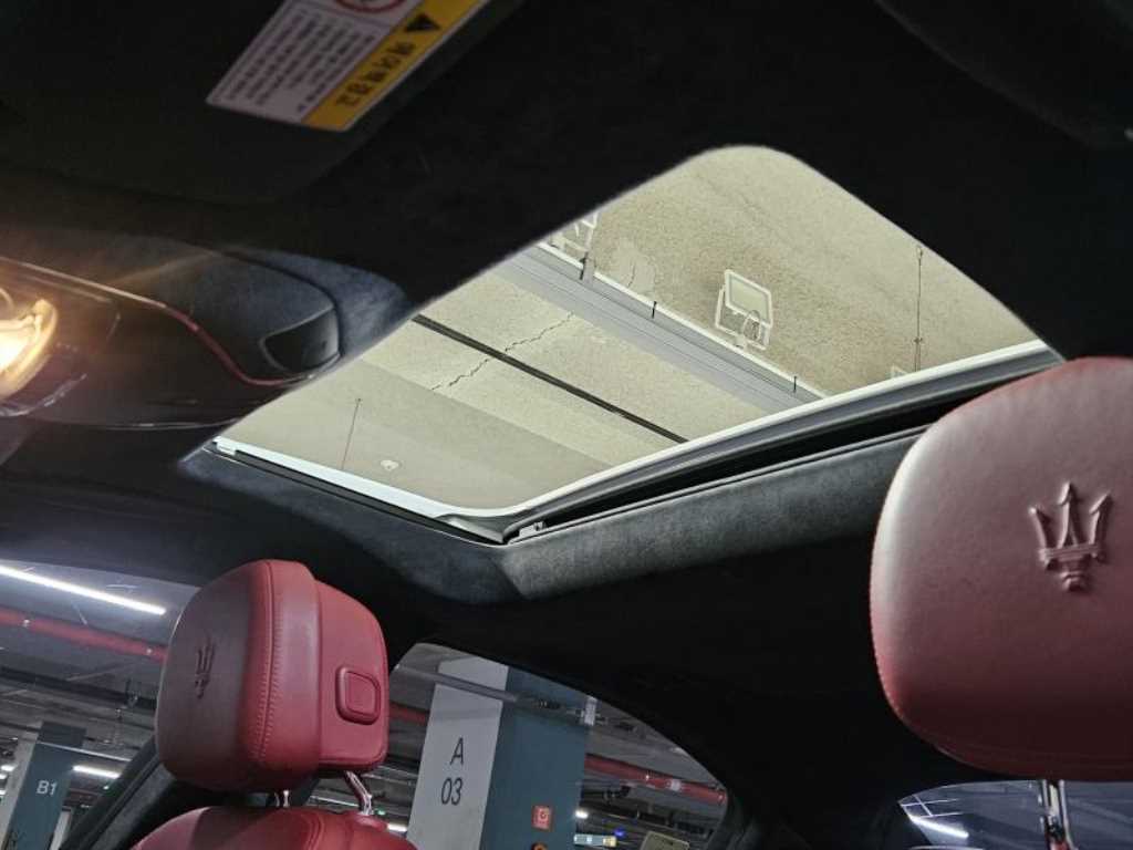 Maserati Ghibli - Vista 12