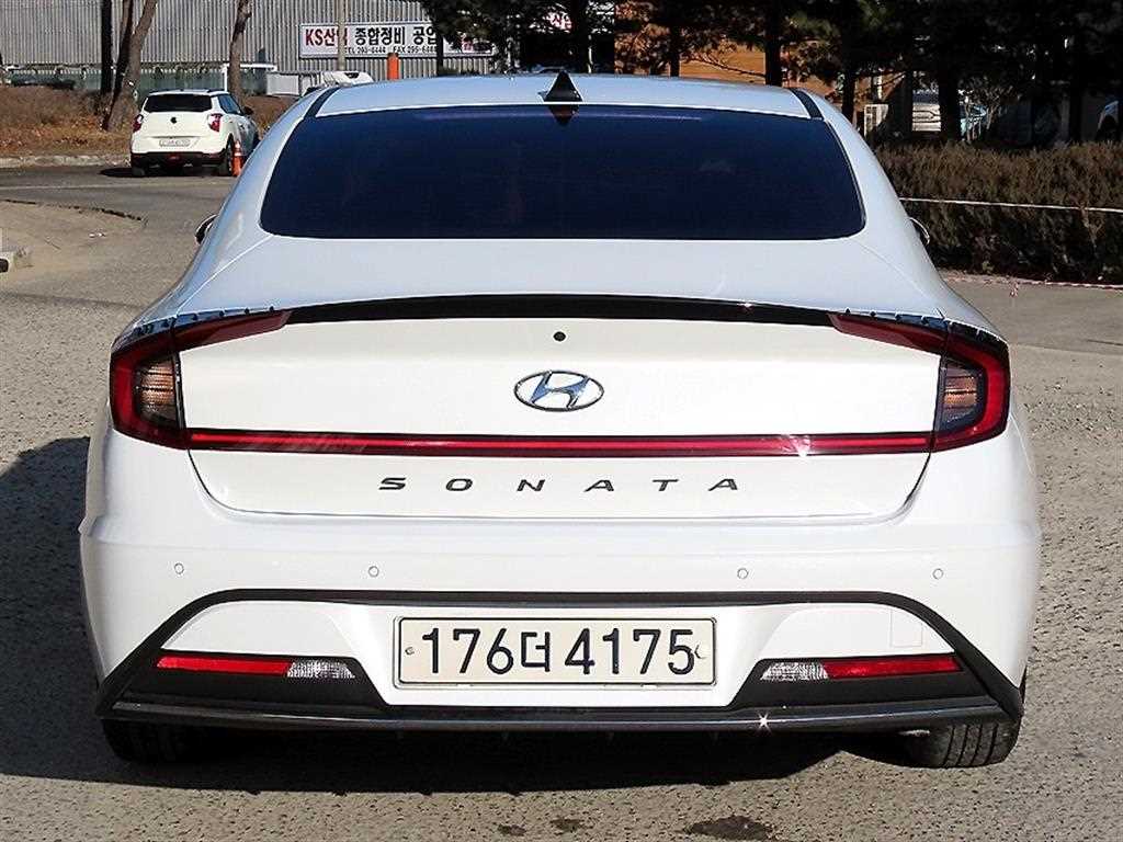HYUNDAI Sonata - Vista 4