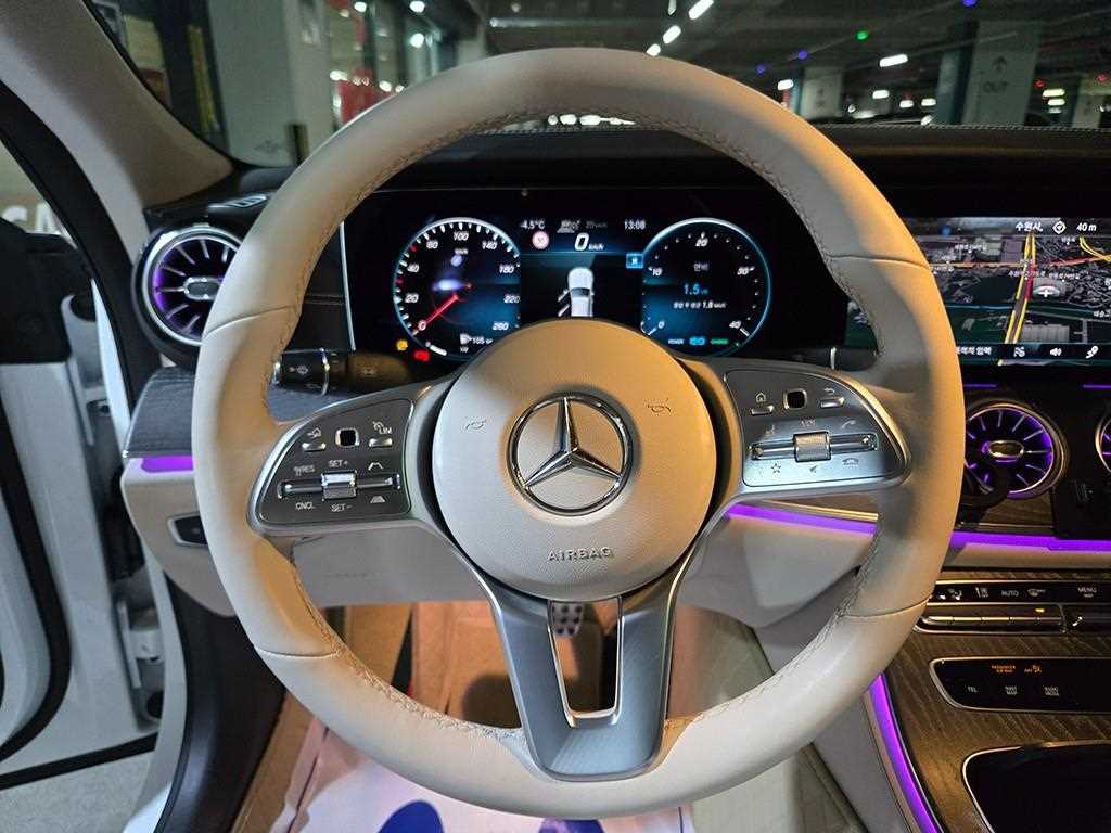 Mercedes Benz CLS Class - Vista 8