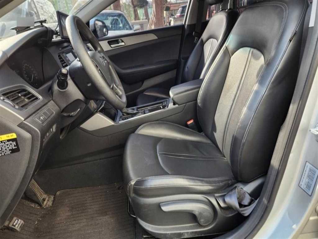 HYUNDAI Sonata - Vista 4