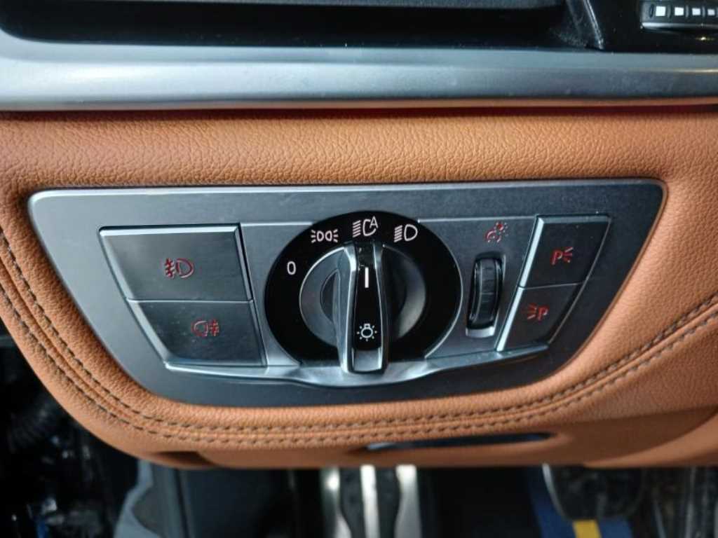 BMW 7 Series - Vista 11