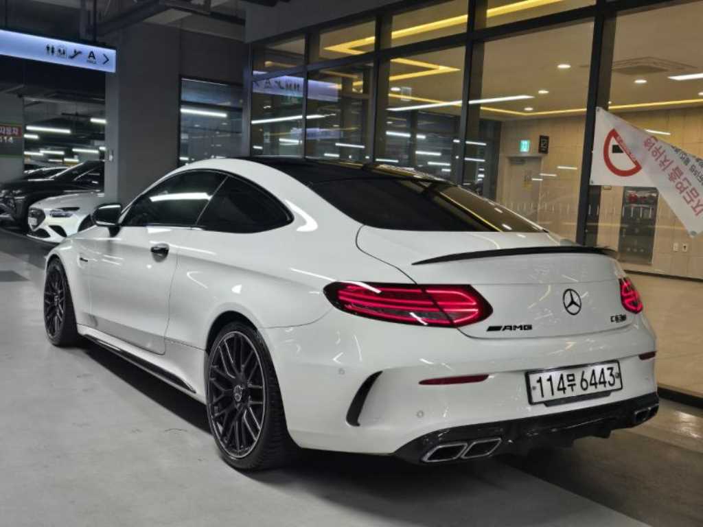 Mercedes Benz C Class - Vista 4