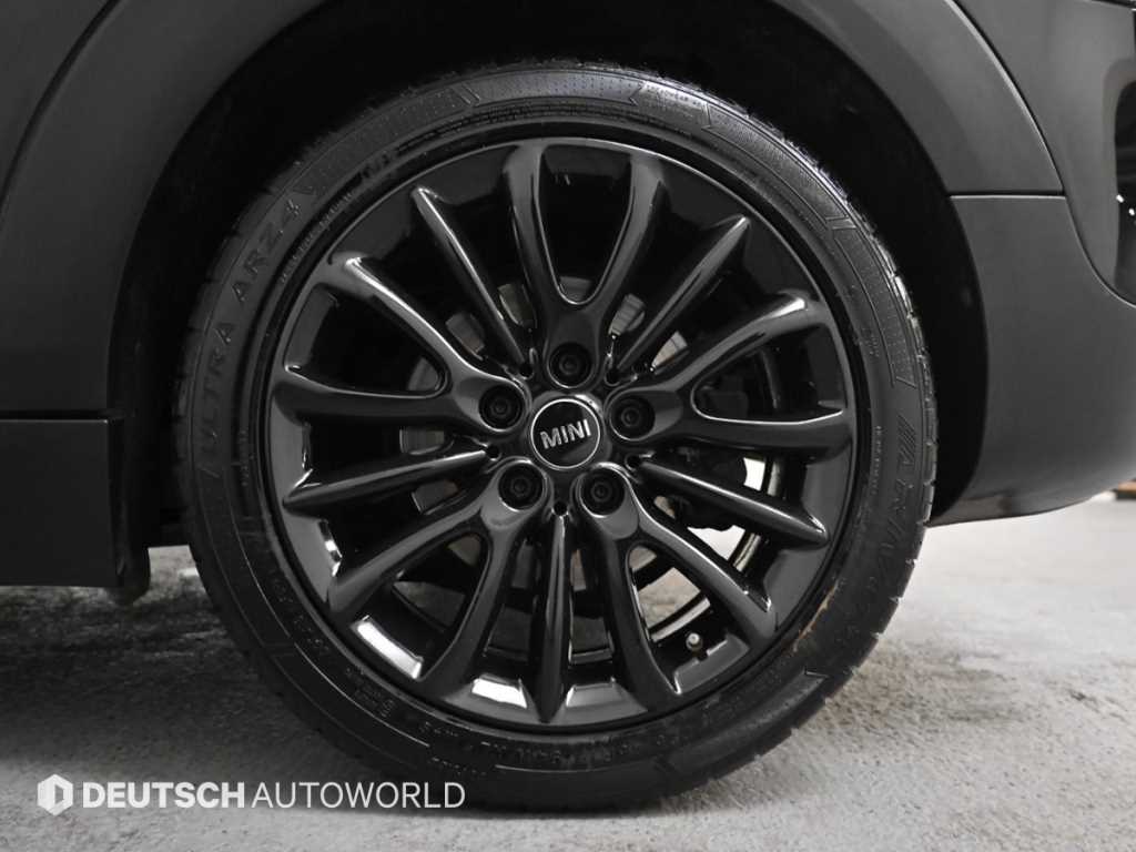 Mini Clubman - Vista 5