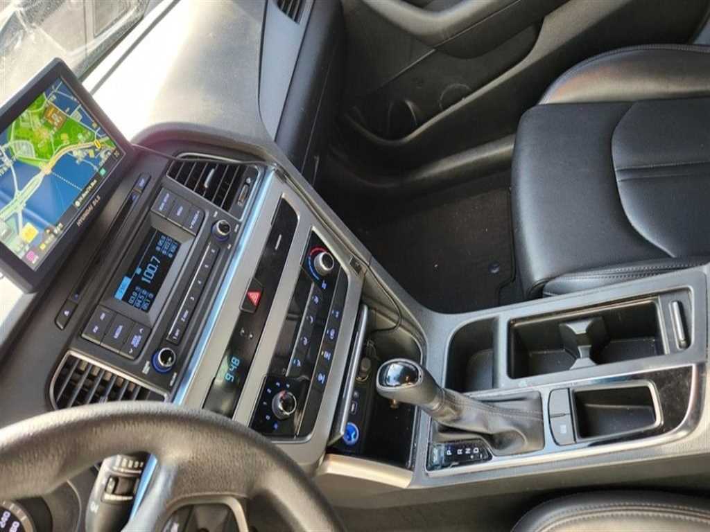 HYUNDAI Sonata - Vista 5