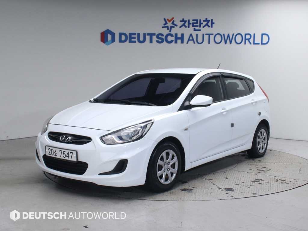 HYUNDAI Accent 2015 Blanco - Importación desde Corea - HF Imports Iquique - Foto 1