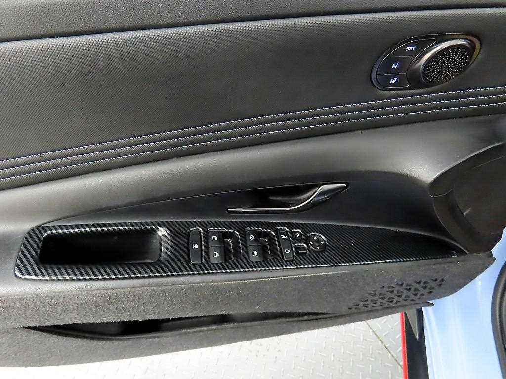 HYUNDAI Avante - Vista 11