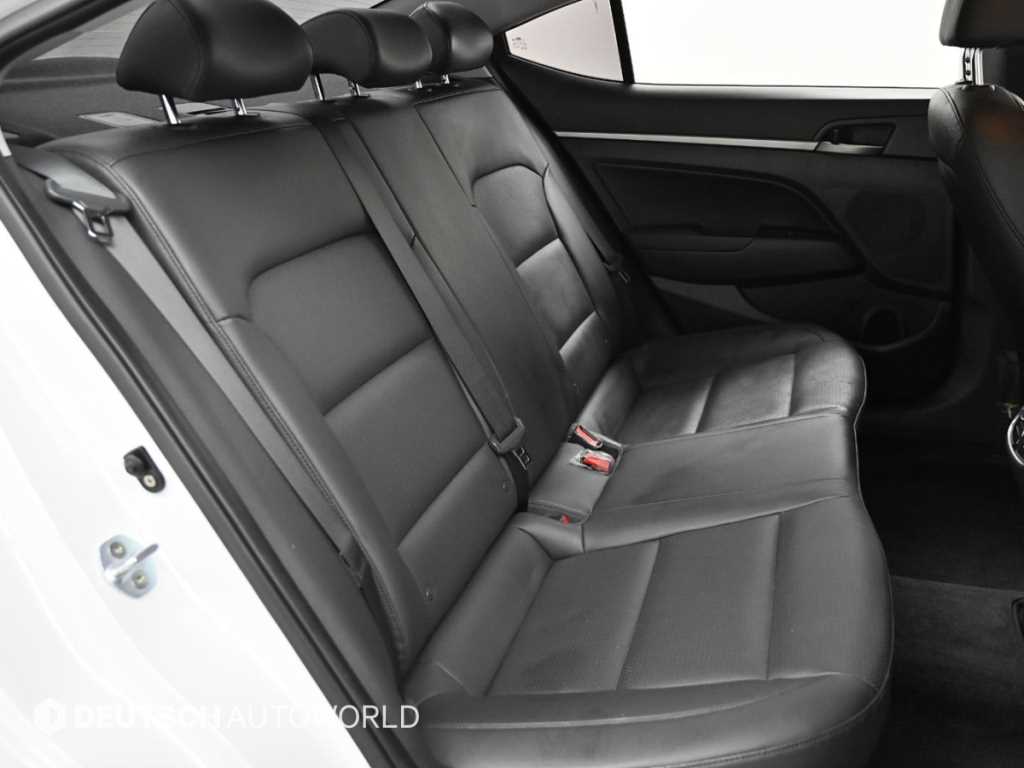 HYUNDAI Avante - Vista 12