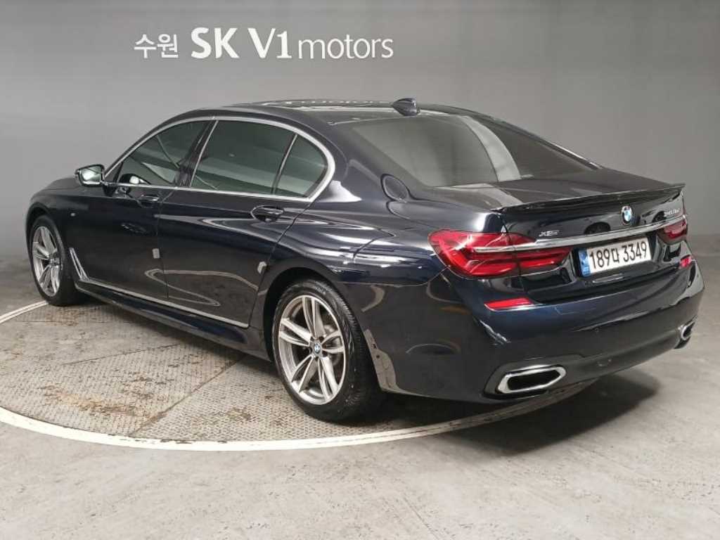 BMW 7 Series - Vista 4