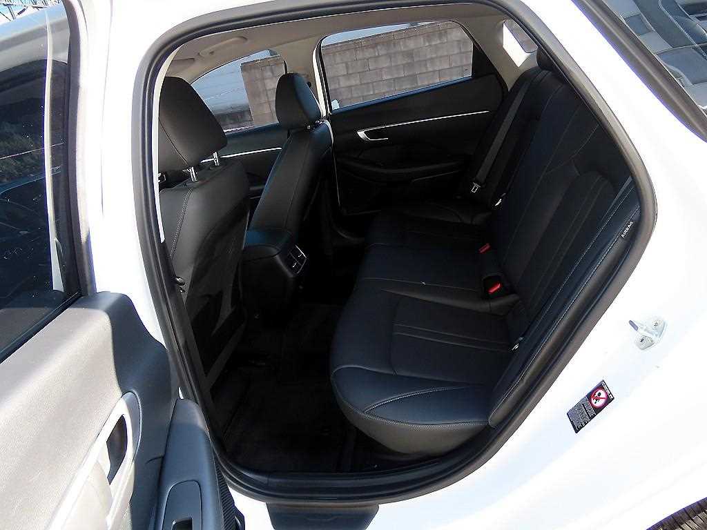 HYUNDAI Sonata - Vista 6