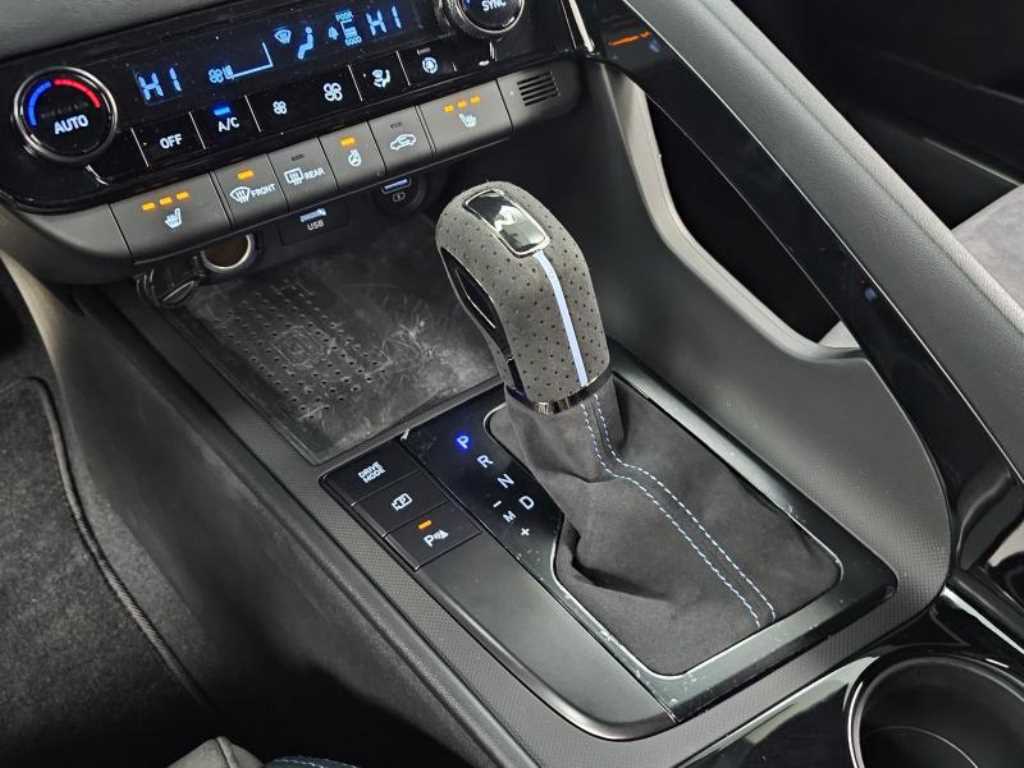 HYUNDAI Avante - Vista 9