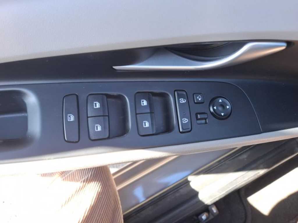 HYUNDAI Avante - Vista 6