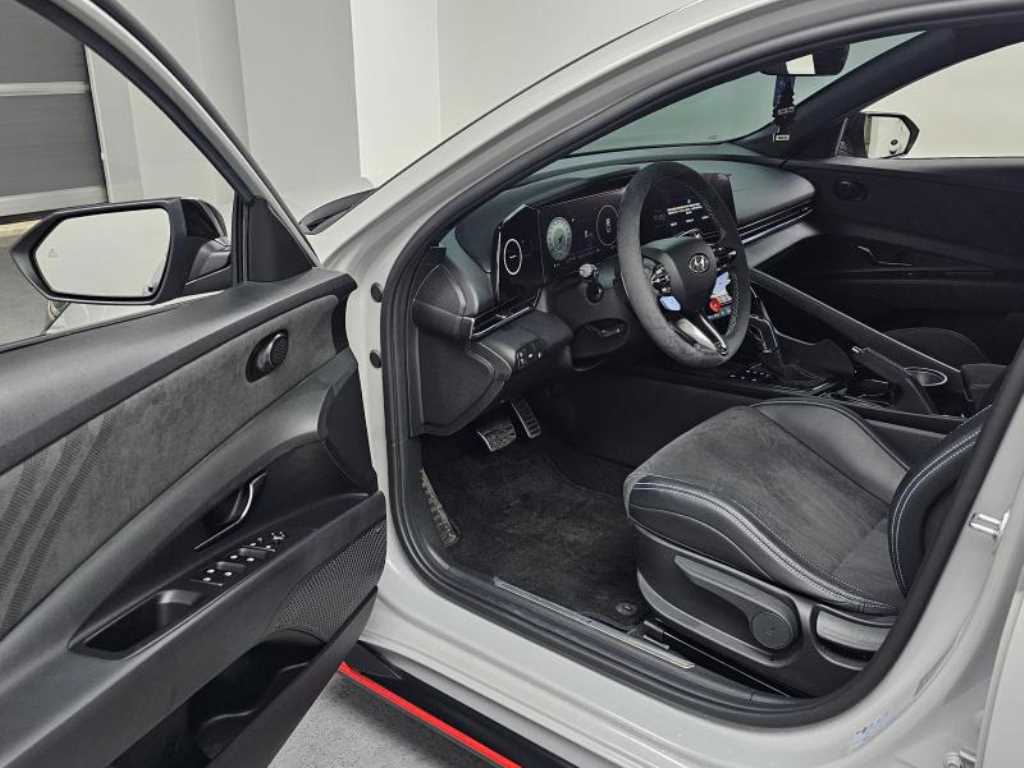 HYUNDAI Avante - Vista 11