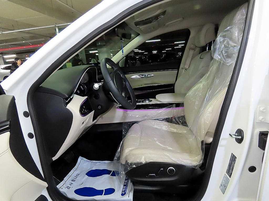 Genesis GV70 - Vista 7