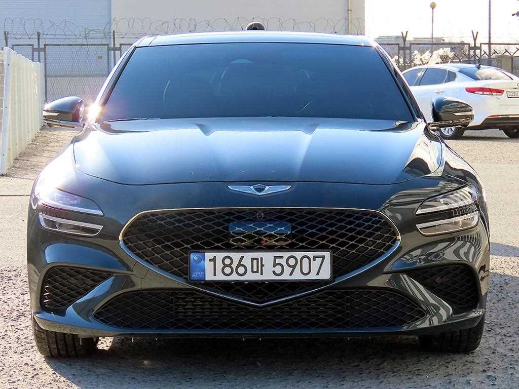Genesis G70 2023 Verde - Importación desde Corea - HF Imports Iquique - Foto 1