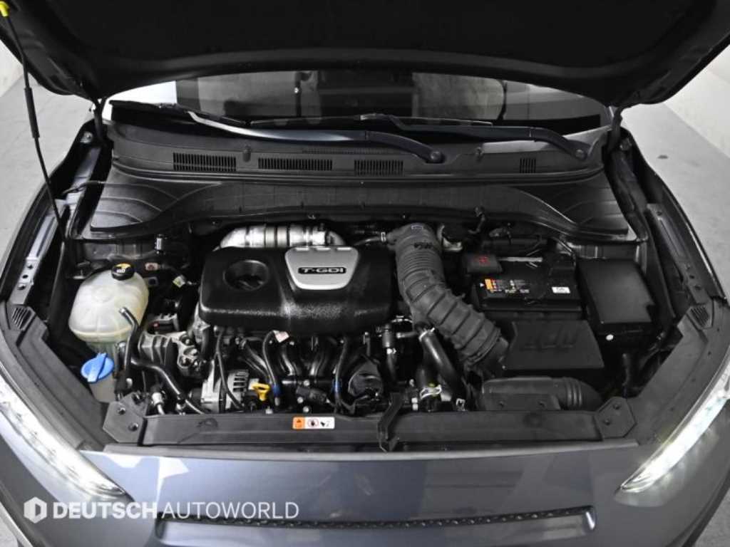 HYUNDAI Kona - Vista 6