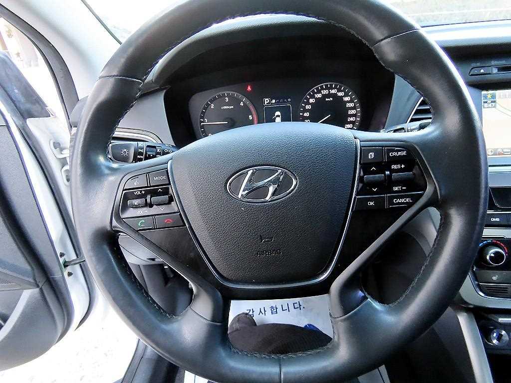 HYUNDAI Sonata - Vista 8