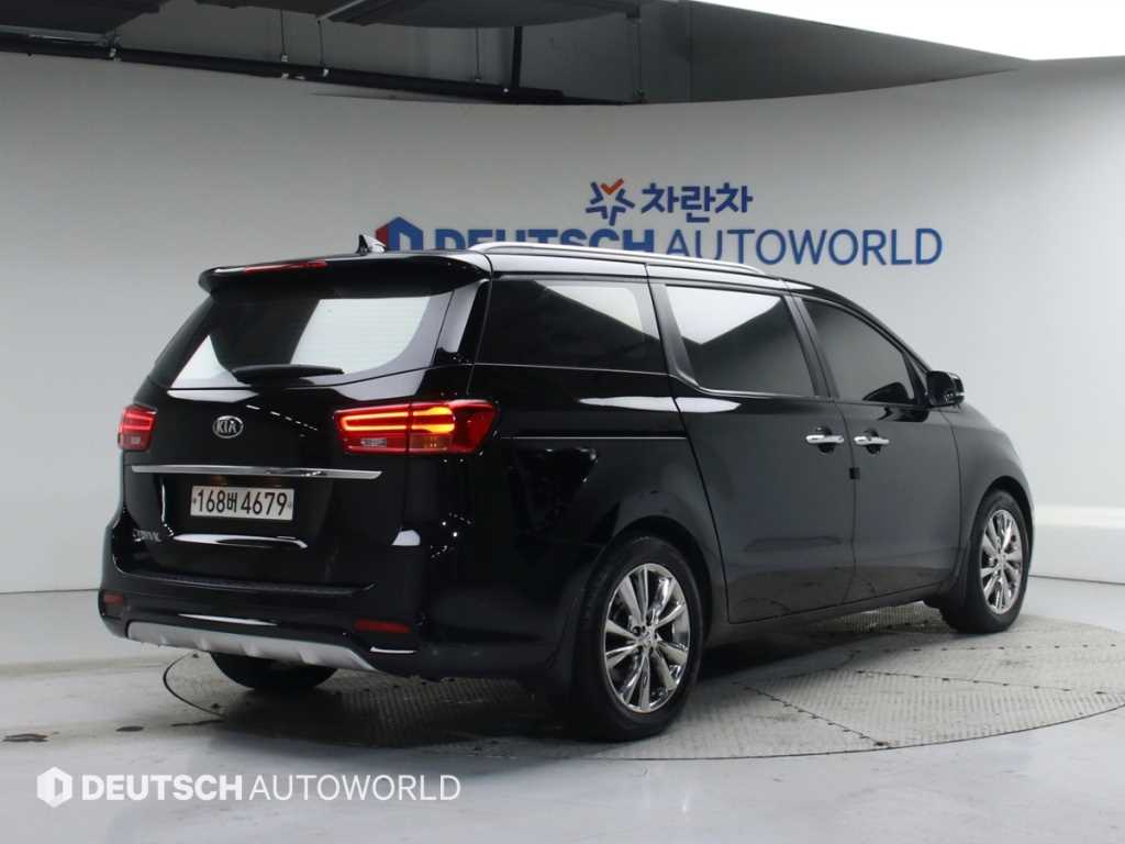 KIA Carnival - Vista 2
