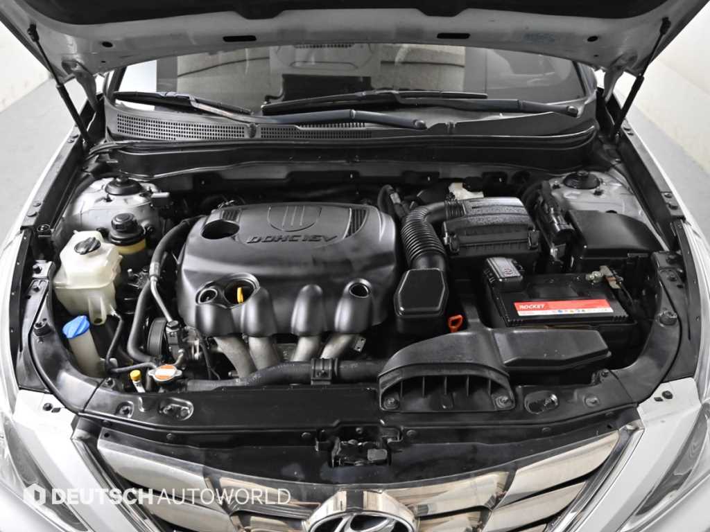 HYUNDAI Sonata - Vista 6