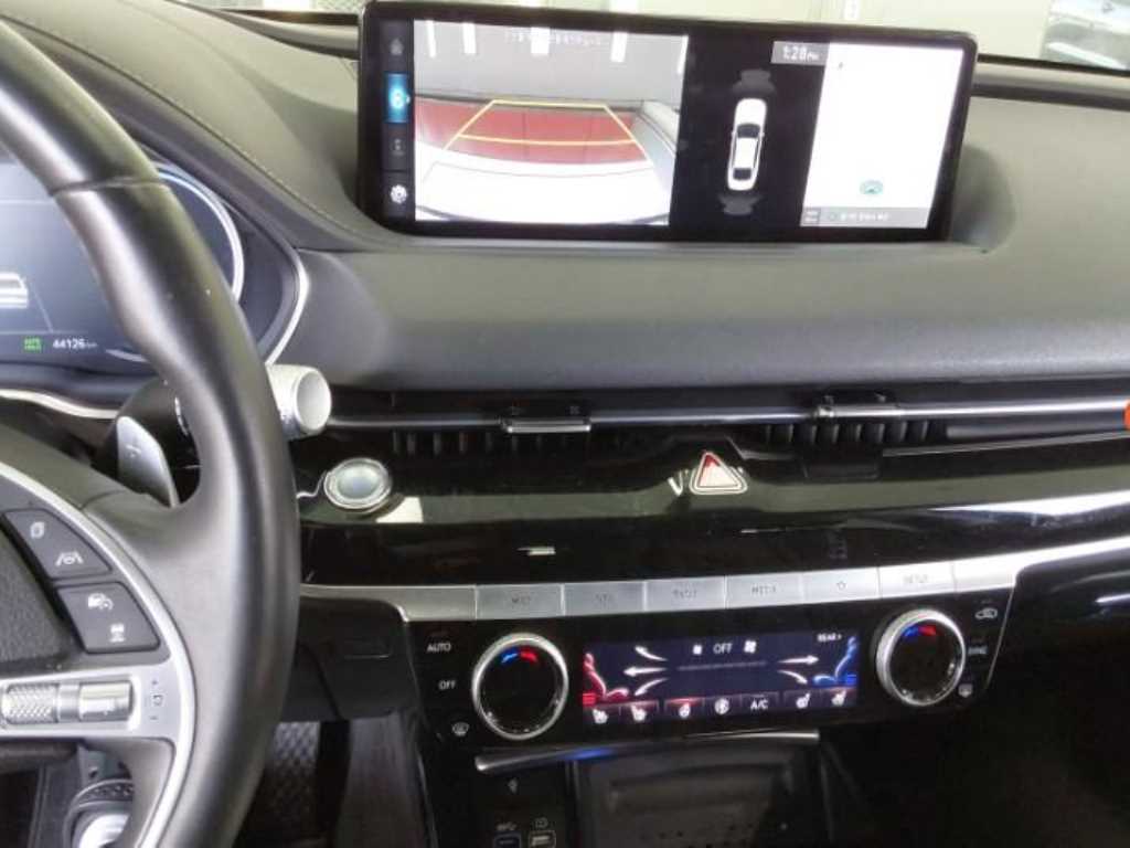 Genesis G80 - Vista 9