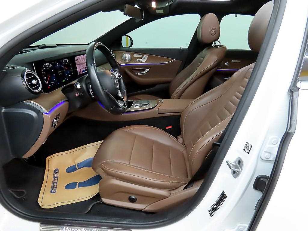 Mercedes Benz E class - Vista 5