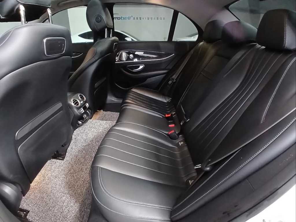 Mercedes Benz E class - Vista 7