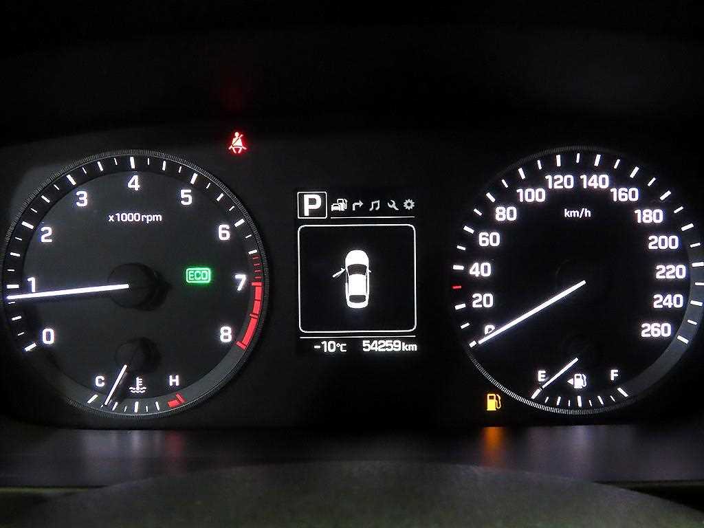 HYUNDAI Sonata - Vista 9