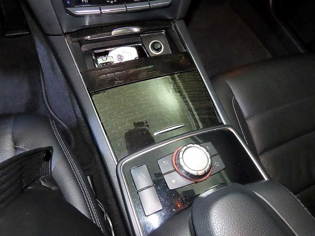 Mercedes Benz E class - Vista 12