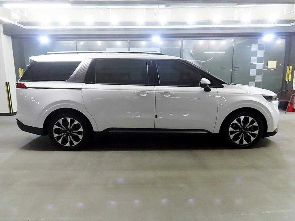KIA Carnival - Vista 3