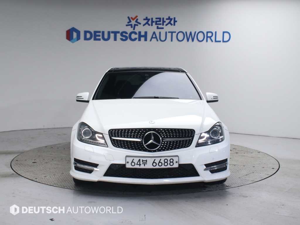 Mercedes Benz C Class - Vista 3