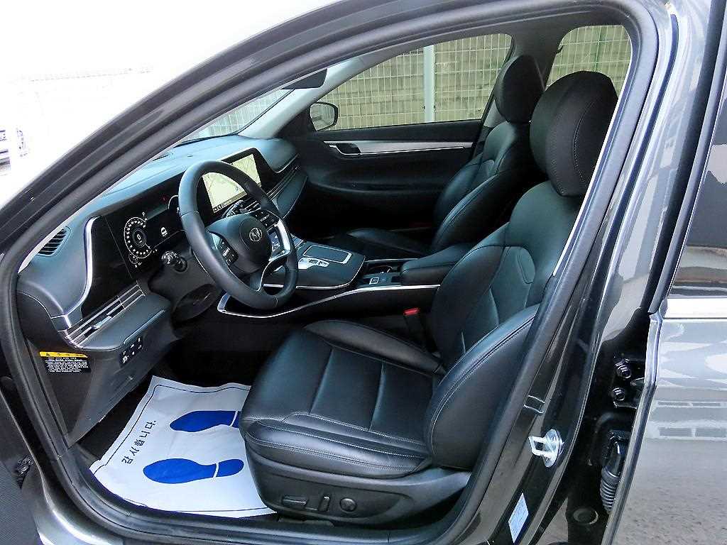 HYUNDAI Grandeur - Vista 5