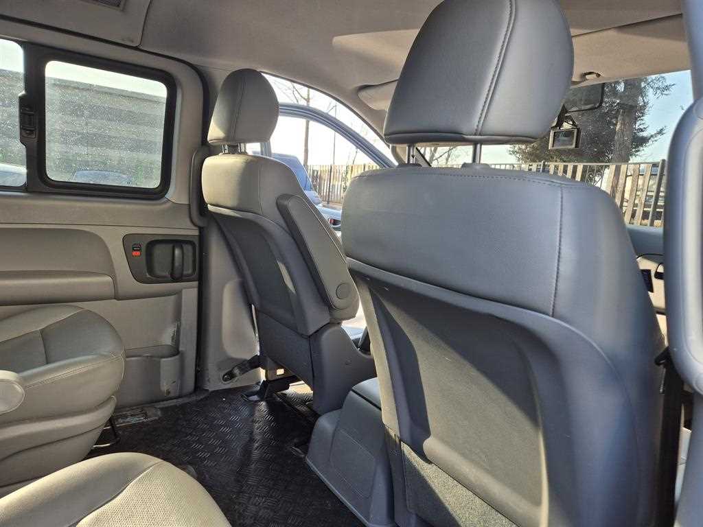 HYUNDAI Starex - Vista 7