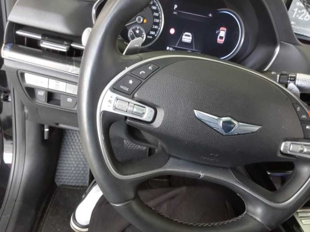 Genesis G80 - Vista 8