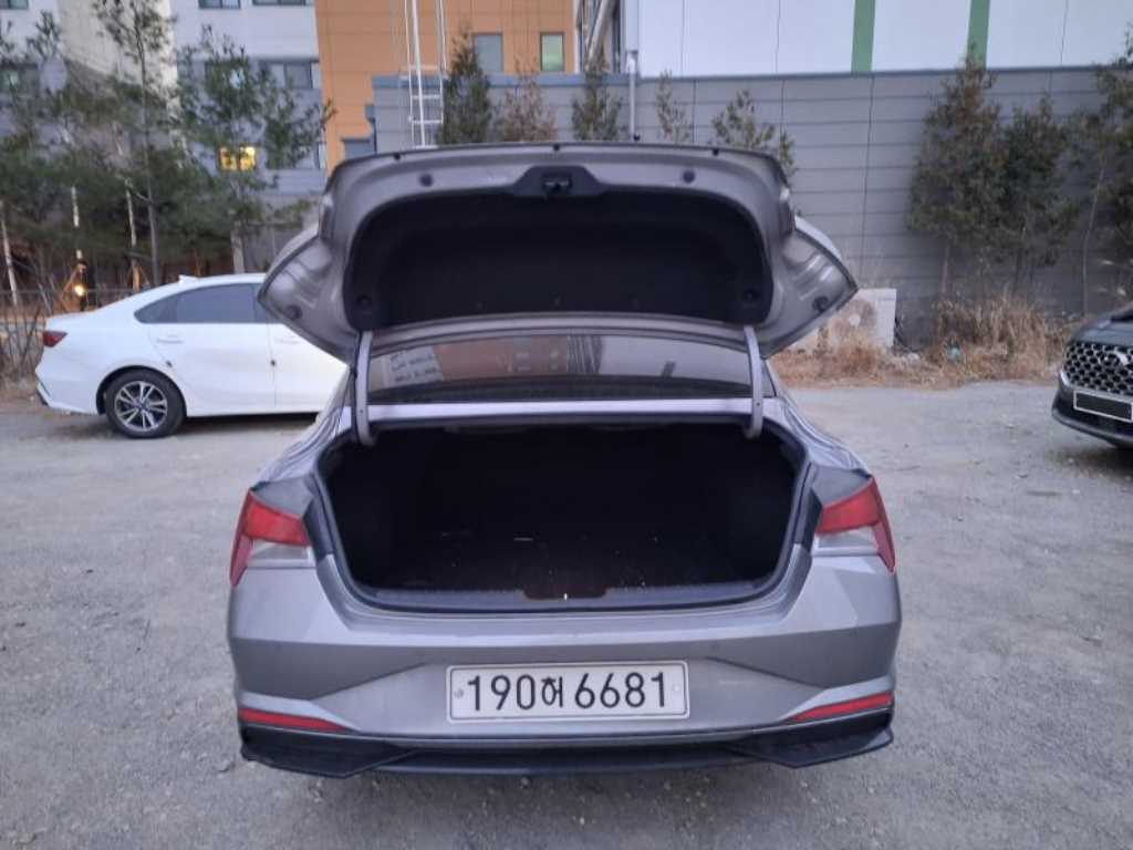 HYUNDAI Avante - Vista 4